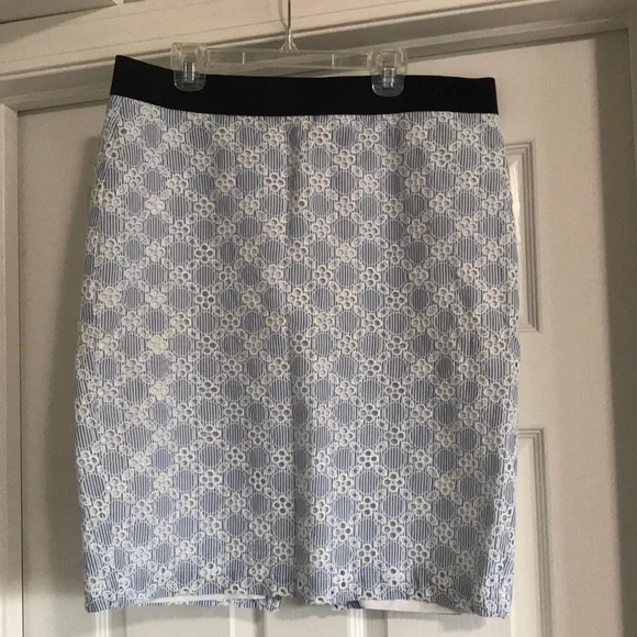 Ann Taylor Seersucker Pencil Skirt - Picture 1 of 7